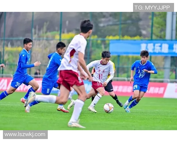 重庆足球队在总决赛中的强势表现与未来发展潜力分析 重庆足球队在总决赛中的强势表现与未来发展潜力分析